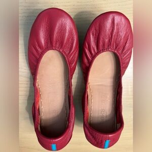 Tieks Cardinal Red Flats Barely Worn EEUC with box, flower and materials. Sz 10